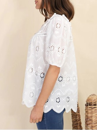 Short sleeve Bohemian embroidered cut-out blouse